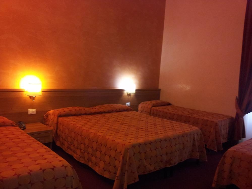 New Morpheus Rooms Rome Bagian luar foto